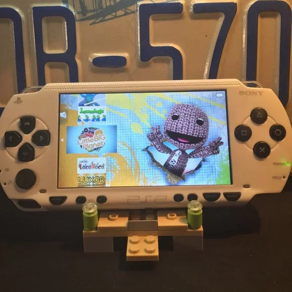 Sony PSP 1001 ALL BLACK (NOT white) Charger & Games Installed - Picture 6 of 12